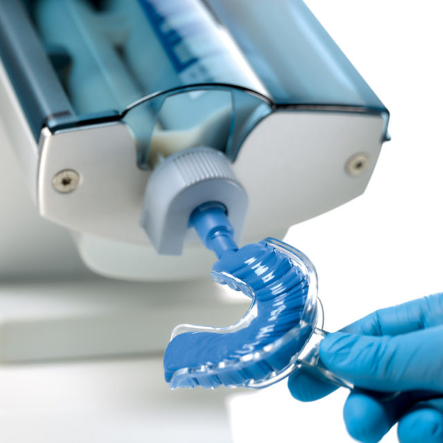 Sympress Mélangeur Zhermack pour silicone SYMPRESS – Equipements dentaires ...